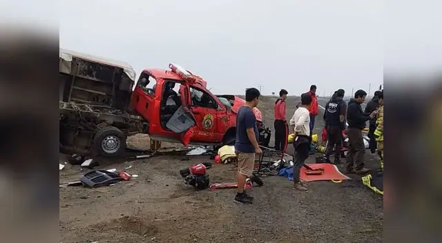 Cuatro bomberos heridos tras despistarse vehículo donde iban a atender emergencia Cuatro bomberos heridos tras despistarse vehículo donde iban a atender emergencia