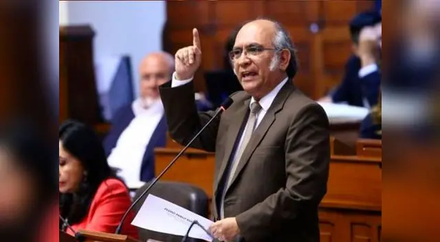 Congresista Julio Rosas se declara en huelga democrática 
