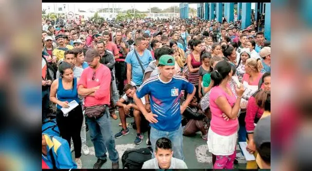 Cientos de venezolanos ingresan a diario al Perú por Tumbes