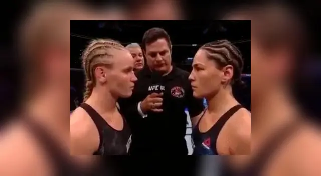 Valentina vs. Eye en careo antes de iniciar la pelea