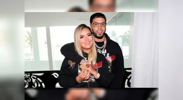 ¿Karol G intenta tener una hija con Anuela AA? [VIDEO]