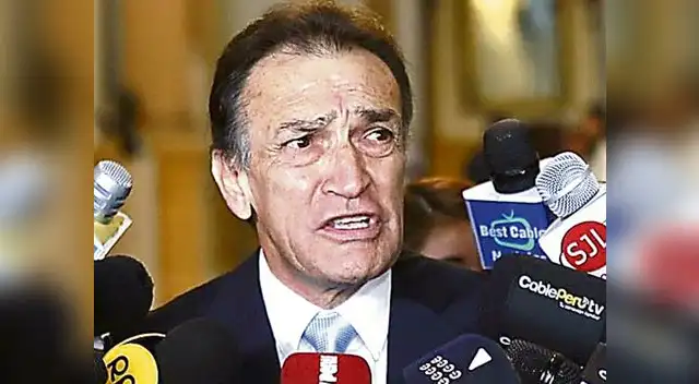 Fiscalía investiga a congresista Héctor Becerril por presunto delito de crimen organizado