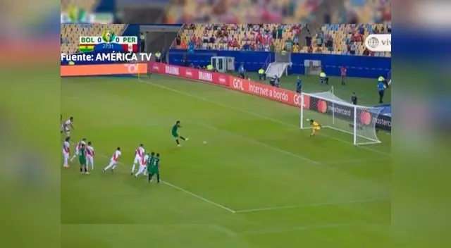 Marcelo Martins anota desde los doce pasos el primer gol del encuentro Marcelo Martins anota desde los doce pasos el primer gol del encuentro