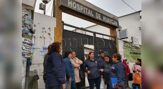 Parte del techo del Hospital de Huaycán se cae a pedazos