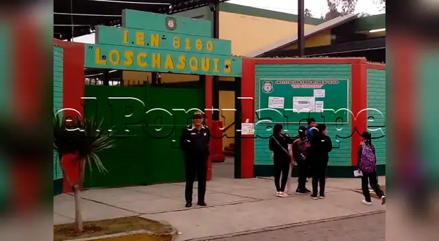 Los efectivos se ubican en los exteriores de los colegios