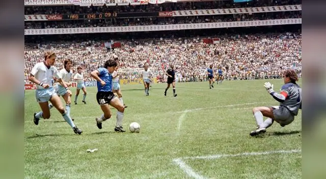 Maradona anotando el mejor gol en la historia de los Mundiales Maradona anotando el mejor gol en la historia de los Mundiales