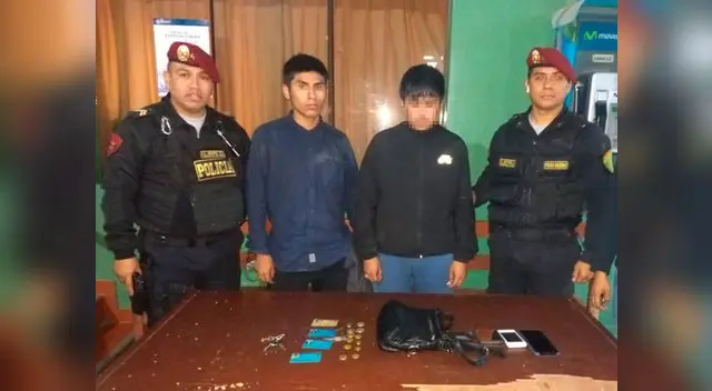 Capturan a sujetos que robaban a transeúntes con una moto 