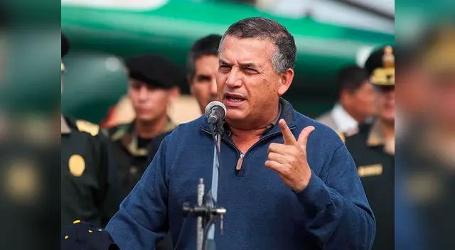 Daniel Urresti se enfrenta a delincuencia en Los Olivos