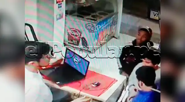Los sujetos golpearon con el arma al vendedor por negarse a entregar el dinero del día Los sujetos golpearon con el arma al vendedor por negarse a entregar el dinero del día