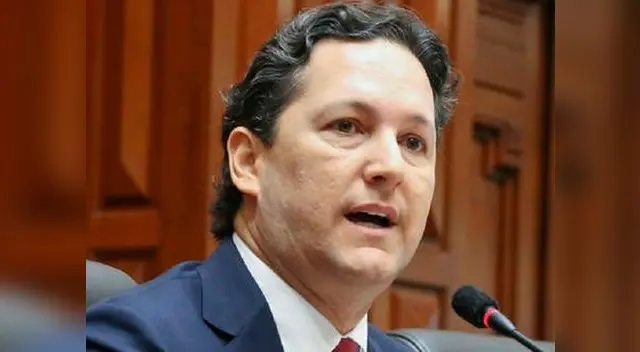 Daniel Salaverry pide investiguen audios de Letona