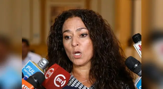 Cecilia Chacón pasó la vergüenza de su vida tras grosero error en su cuenta de Twitter. Cecilia Chacón pasó la vergüenza de su vida tras grosero error en su cuenta de Twitter.