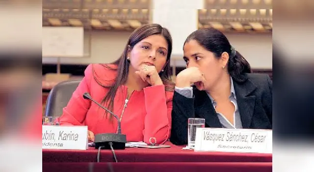 Chats en La Botika delatan plan para atacar a Martín Vizcarra Chats en La Botika delatan plan para atacar a Martín Vizcarra