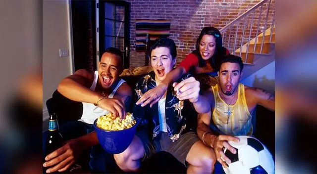 Para saber qué cantidad de calorías necesitas diariamente, consulta con un nutricionista, pues será el encargado de darte una dieta balanceada