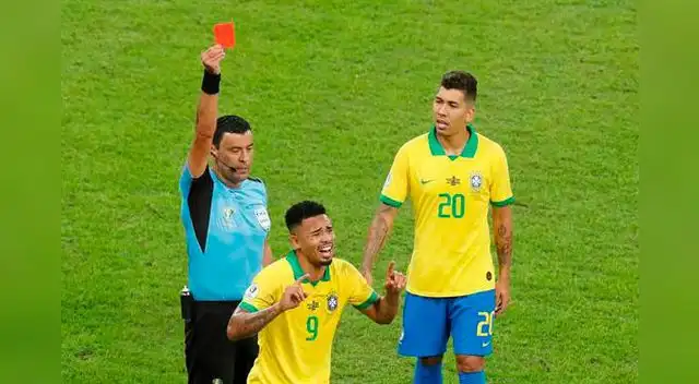 Gabriel Jesús es expulsado y llora en el túnel del Maracaná FOTO: EFE Gabriel Jesús es expulsado y llora en el túnel del Maracaná FOTO: EFE