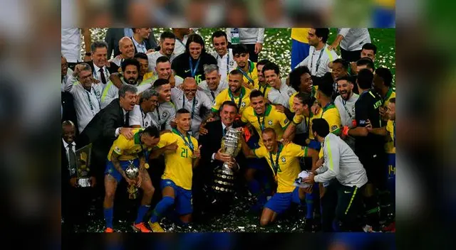 Jair Bolsonaro no es bien recibido por los hinchas en el Estadio Maracaná