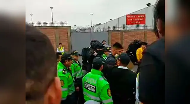 Selección peruana llegó a Lima en medio de las ovaciones de los hinchas Selección peruana llegó a Lima en medio de las ovaciones de los hinchas
