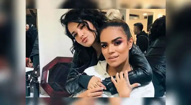 Becky G y Karol G posaron juntas Becky G y Karol G posaron juntas