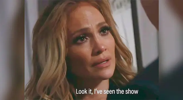 Cantante rompió en llanto y fue consolada por su pareja