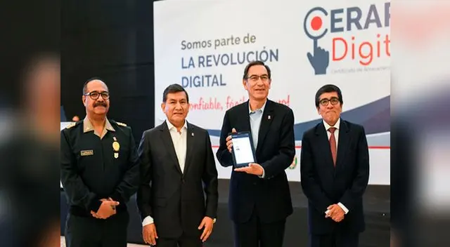 La ceremonia también  contó con la presencia del comandante de la PNP José Lavalle