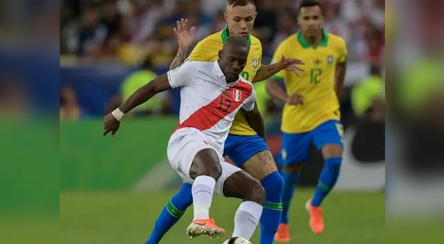 El lateral derecho de la selección peruana, Luis Advíncula, utilizó las redes sociales para enviar un mensaje alentador El lateral derecho de la selección peruana, Luis Advíncula, utilizó las redes sociales para enviar un mensaje alentador