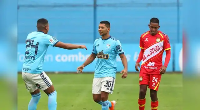 Esta escena de festejo de Palacios se repitió en tres ocasiones. FOTO: LIBERO Esta escena de festejo de Palacios se repitió en tres ocasiones. FOTO: LIBERO