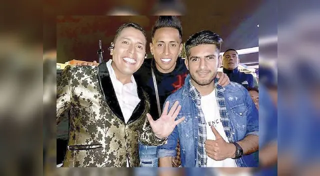 Christian Cueva no se perdió concierto del Grupo 5 Christian Cueva no se perdió concierto del Grupo 5