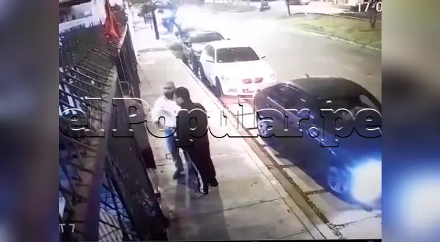 Dos de los asaltantes se escondieron en el asiento trasero del vehículo Dos de los asaltantes se escondieron en el asiento trasero del vehículo