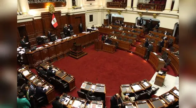 Fuerza Popular exigía a toda costa la presencia del premier Del Solar Fuerza Popular exigía a toda costa la presencia del premier Del Solar