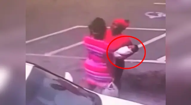 La madre inició la pelea con otra mujer tras comenzar a gritarle a la salida de un centro comercial