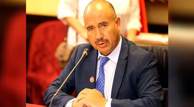 Armando Villanueva le pidió al presidente Martín Vizcarra que se comprometa a gobernar Armando Villanueva le pidió al presidente Martín Vizcarra que se comprometa a gobernar