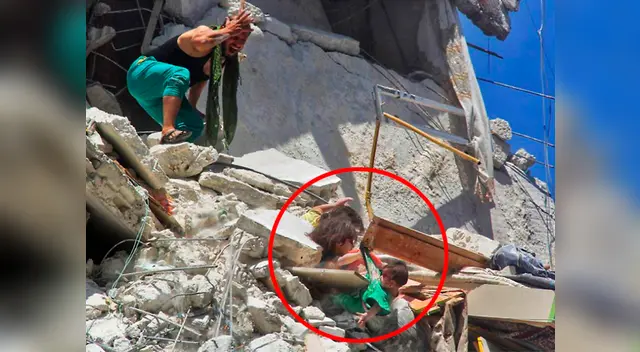 La menor de 5 años estaba herida de gravedad, pero nunca soltó a su hermana hasta ser rescatadas