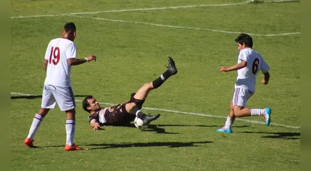 White Star venció 2-0 al San Jacinto y clasificó a la semifinales de la Departamental Arequipa. FOTO: Césa Condori