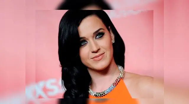 Katy Perry imitó la canción ‘Joyful Noise’ de Flame Katy Perry imitó la canción ‘Joyful Noise’ de Flame
