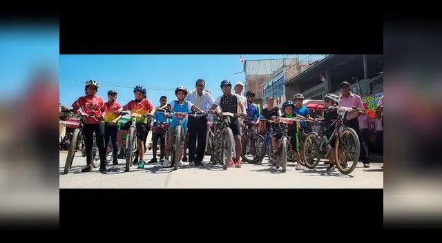 Profesor es reconocido pro su labora ininterrumpida en colegio de Nueva Cajamarca