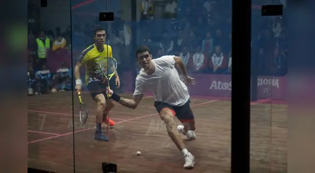 Elías reconoce que solo hay canchas de squash en clubes privados