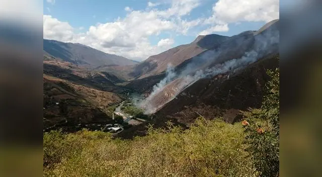 Incendio viene desarrollándose en el monumento arqueológico Kuélap Incendio viene desarrollándose en el monumento arqueológico Kuélap
