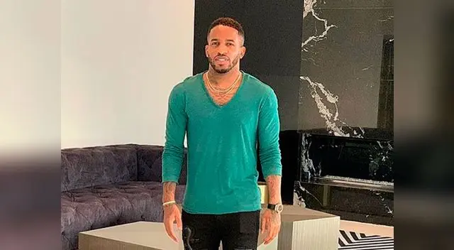 Jefferson Farfán se luce con regalo que le hizo a su menor hijo Jefferson Farfán se luce con regalo que le hizo a su menor hijo
