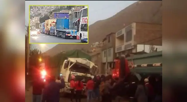 La policía de carreteras y la local están apoyando a despejar las vías La policía de carreteras y la local están apoyando a despejar las vías