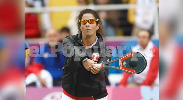 Claudia Suárez, con 51 años, ganó la medalla de oro en frontón