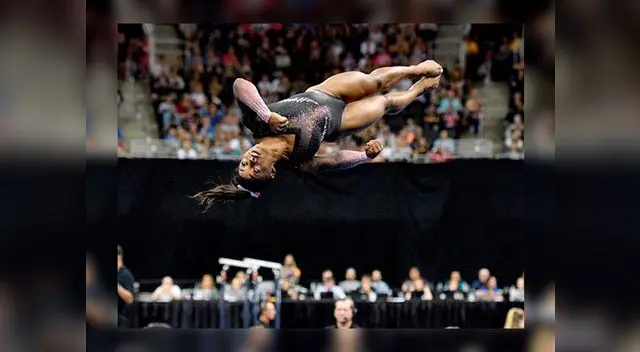 Simone Biles asombra al mundo tras primera gimnasta en hacer un doble salto mortal con triple giro