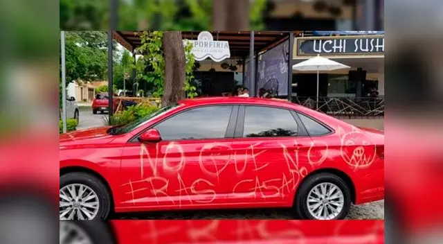 La imagen del auto rayado se ha vuelto viral redes sociales 