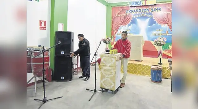 Cámaras captaron a los ladrones cargando los objetos en un vehículo Cámaras captaron a los ladrones cargando los objetos en un vehículo