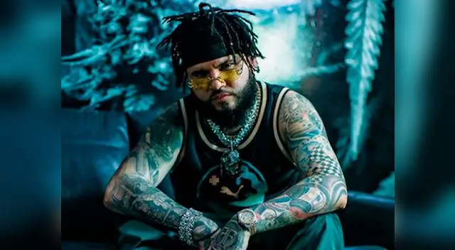 Una mala posición en el escenario deja al descubierto el mejor secreto de Farruko Una mala posición en el escenario deja al descubierto el mejor secreto de Farruko