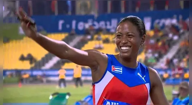 La Para atleta cubana Omara Durand más veloz del mundo estampará su firma en una placa de cemento
