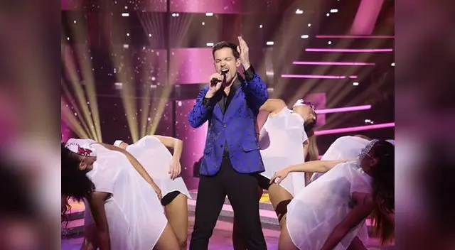 Juan Carlos Rey de Castro, interpretó 'Señora de las 4 décadas' y deslumbró al jurado de El artista del año