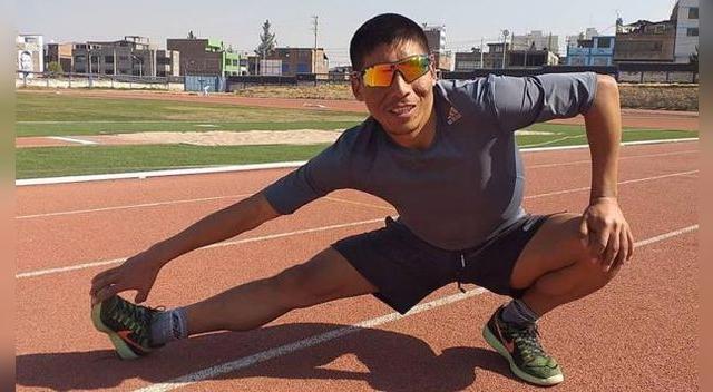 Rosbil celebró cantando Contigo Perú y como no te voy a querer