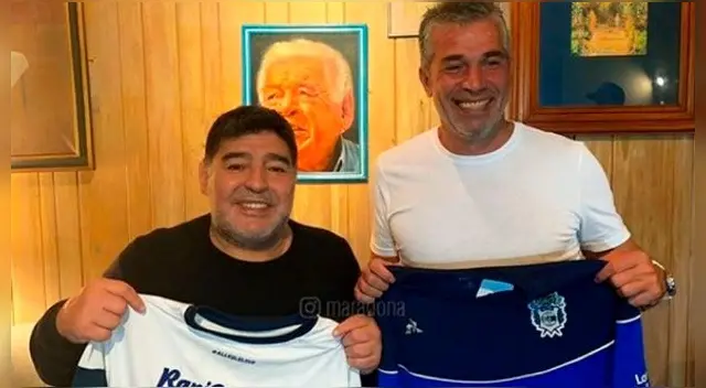 Diego Armando con su asiste Sebastián Méndez