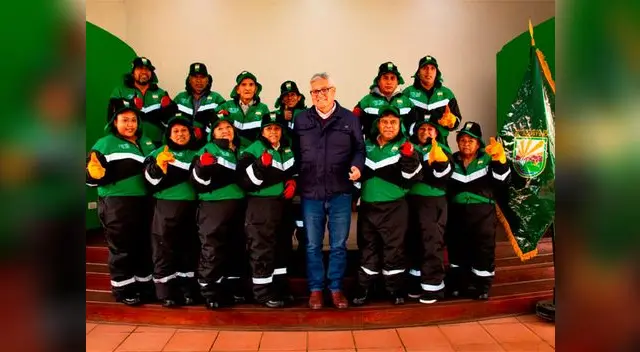 La Municipalidad de El Agustino formalizó y brindo uniformes a recicladores como parte de su plan de gestión de residuos sólidos