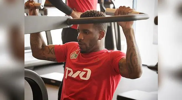 Jefferson Farfán reaparecería recién en febrero, a poco del inicio de las Eliminatorias Jefferson Farfán reaparecería recién en febrero, a poco del inicio de las Eliminatorias