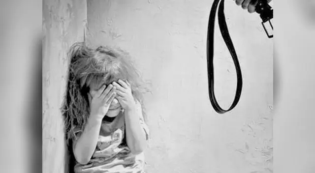 Mala madre golpeó a su hija con correa Mala madre golpeó a su hija con correa